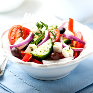 筋トレのための食事メニュー「ギリシャ風サラダ」で筋肉を回復